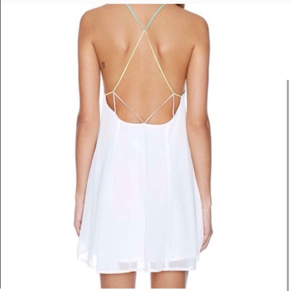 🆕 Open Back Color Block Mini Dress - Picture 2 of 4